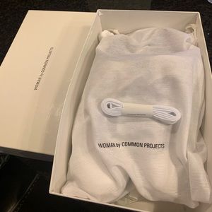 WOMEN’S COMMON PROJECTS WHITE SNEAKERS